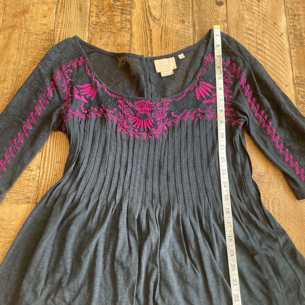 Gorgeous lace and embroidery Vanessa, Virginia Anthropologie top in EUC M - Picture 4 of 10
